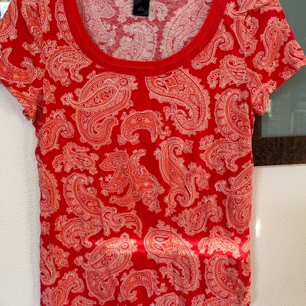 Ann Taylor paisley print tee size S